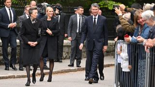 Princess Anne and Zara Tindall meet mourners after the Queen's death