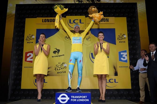 Vincenzo Nibali (Astana) takes the stage 3 podium as the overall race leader