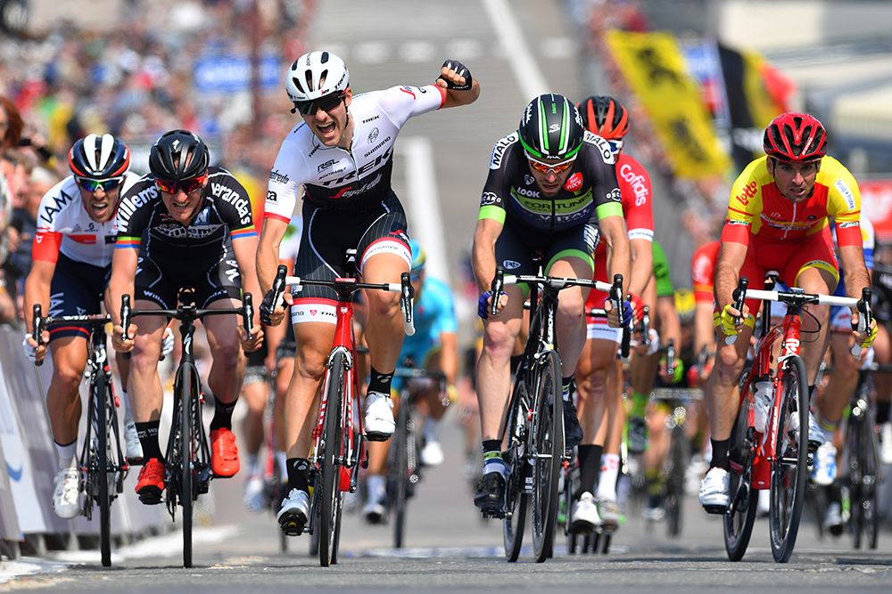 Edward Theuns (Trek-Segafredo) wins stage 1