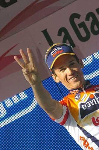 Win number three at this year's Giro for Robbie McEwen, and he reminds us of this fact