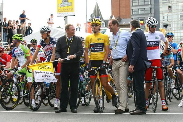 Waiting for go... Fabian Cancellara (RadioShack-Nissan)