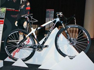 New for '10 is the Gary Fisher Superfly SS singlespeed, though it'll only be offered as a frame and fork.