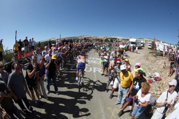 Joost Posthuma (Rabobank) makes his way through the crowds