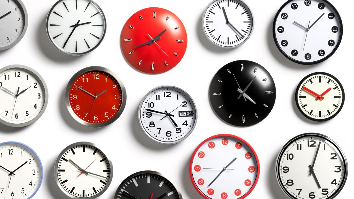 Why do the clocks change in the UK? When clocks go forward in 2021 - and  British Summer Time explained