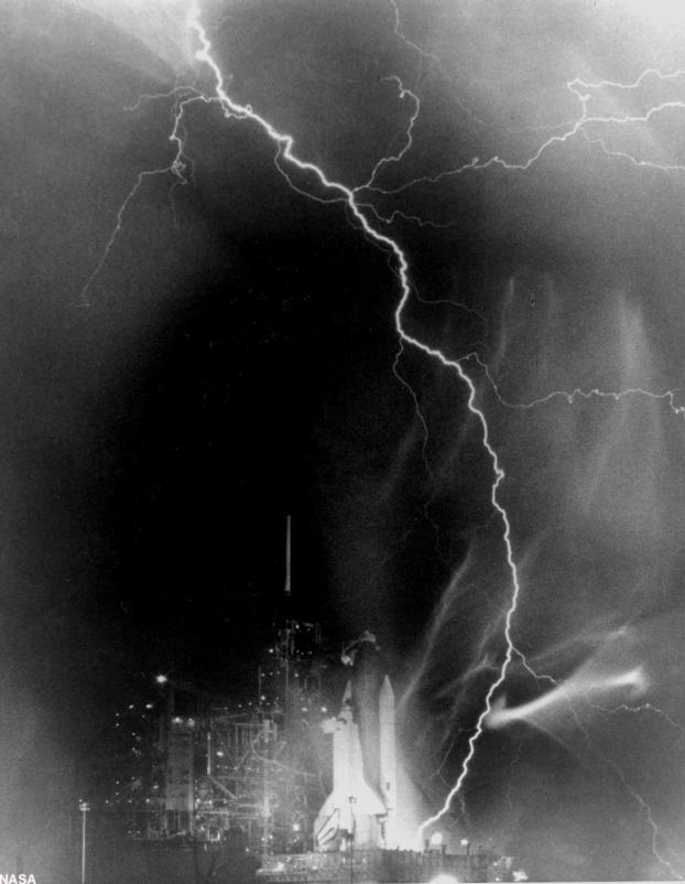 album16_lightning_shuttle_02