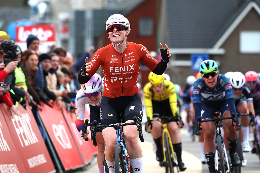 Charlotte Kool wins Omloop het van Hageland 2026