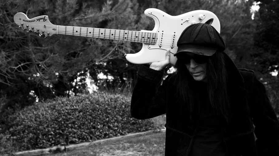 Mick Mars: "I have about 100 guitars. I like to have a lot of different