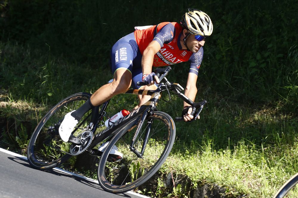 Vincenzo Nibali (Bahrain-Merida) tried to go clear but was carefully controlled by his GC rivals