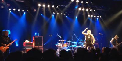 Video: Fan Throws Bottle at Guitarist Buzz Osborne — Melvins Show Cut ...