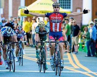 Rollin wins the Ricola Twilight crit