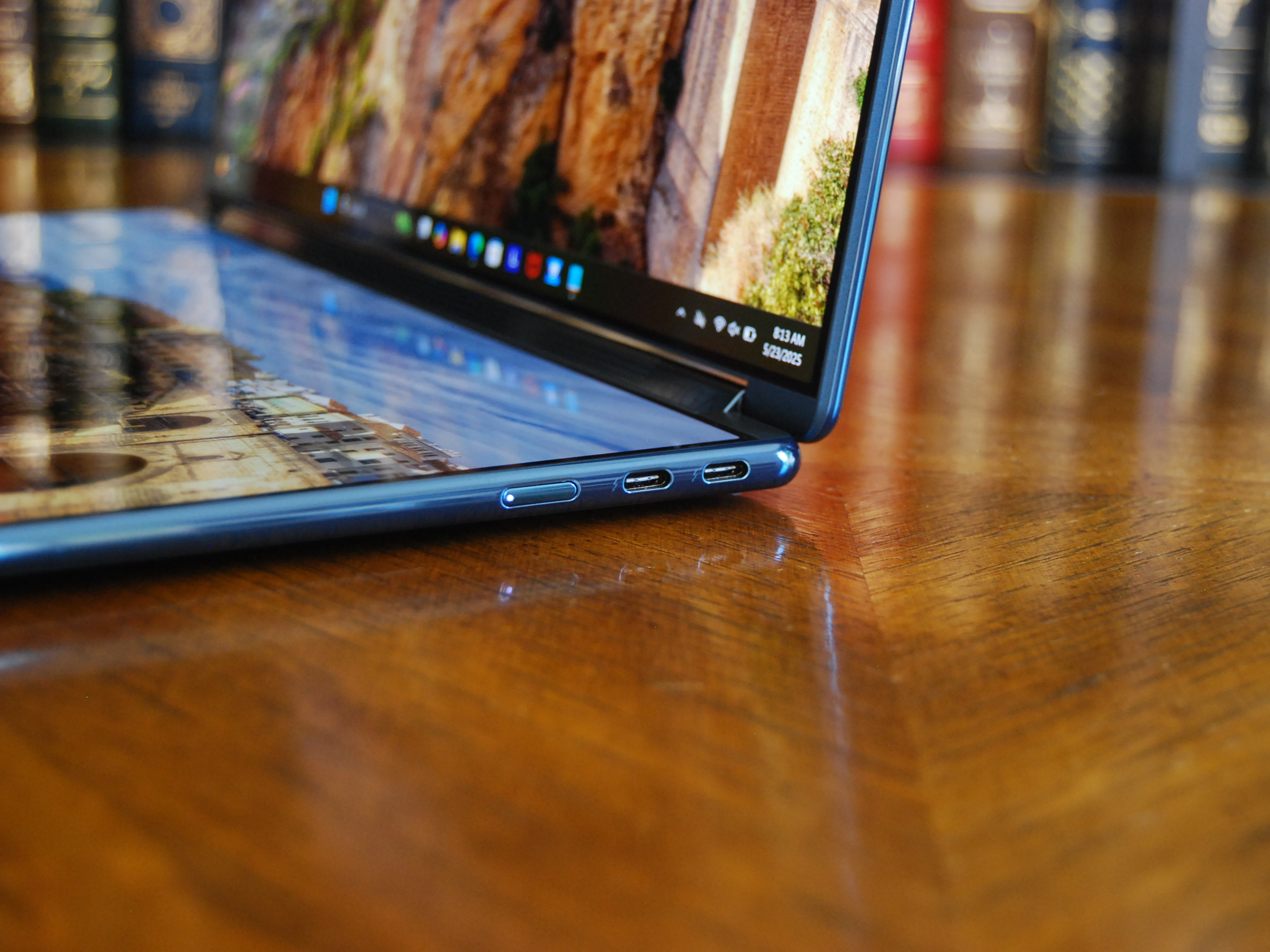 Lenovo Yoga Book 9i 14" (Gen 10)
