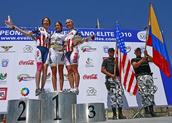 Women's podium (l-r): Amber Neben (USA), Ana Paola Madri&ntilde;an (Colombia), Shelley Evans (USA).
