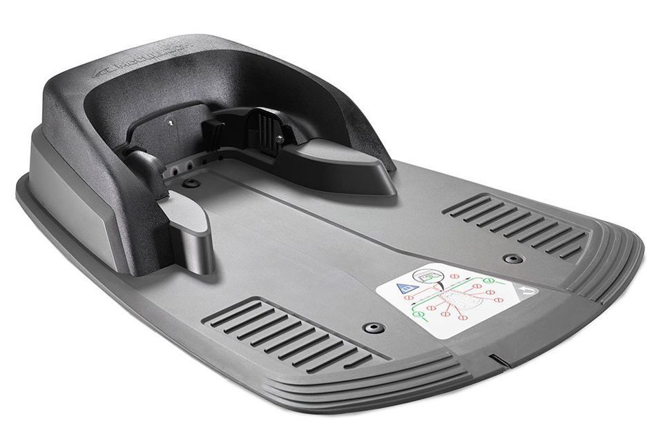 The McCulloch ROB 1000 includes a charging station.