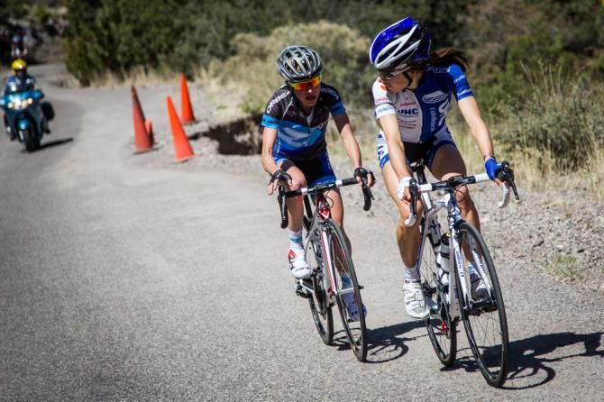 Mara Abbott (UnitedHealthcare) looks to see where breakaway companion Flavia Oliveira (FCS/Zngine) is