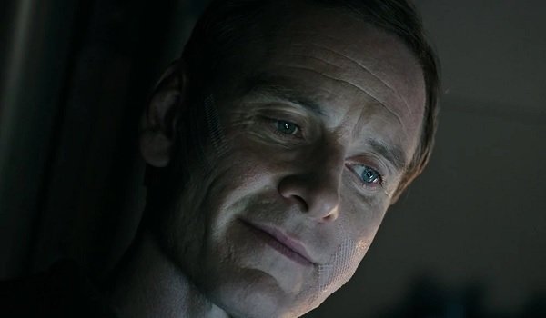 Alien: Covenant Michael Fassbender David's eerie smile from above