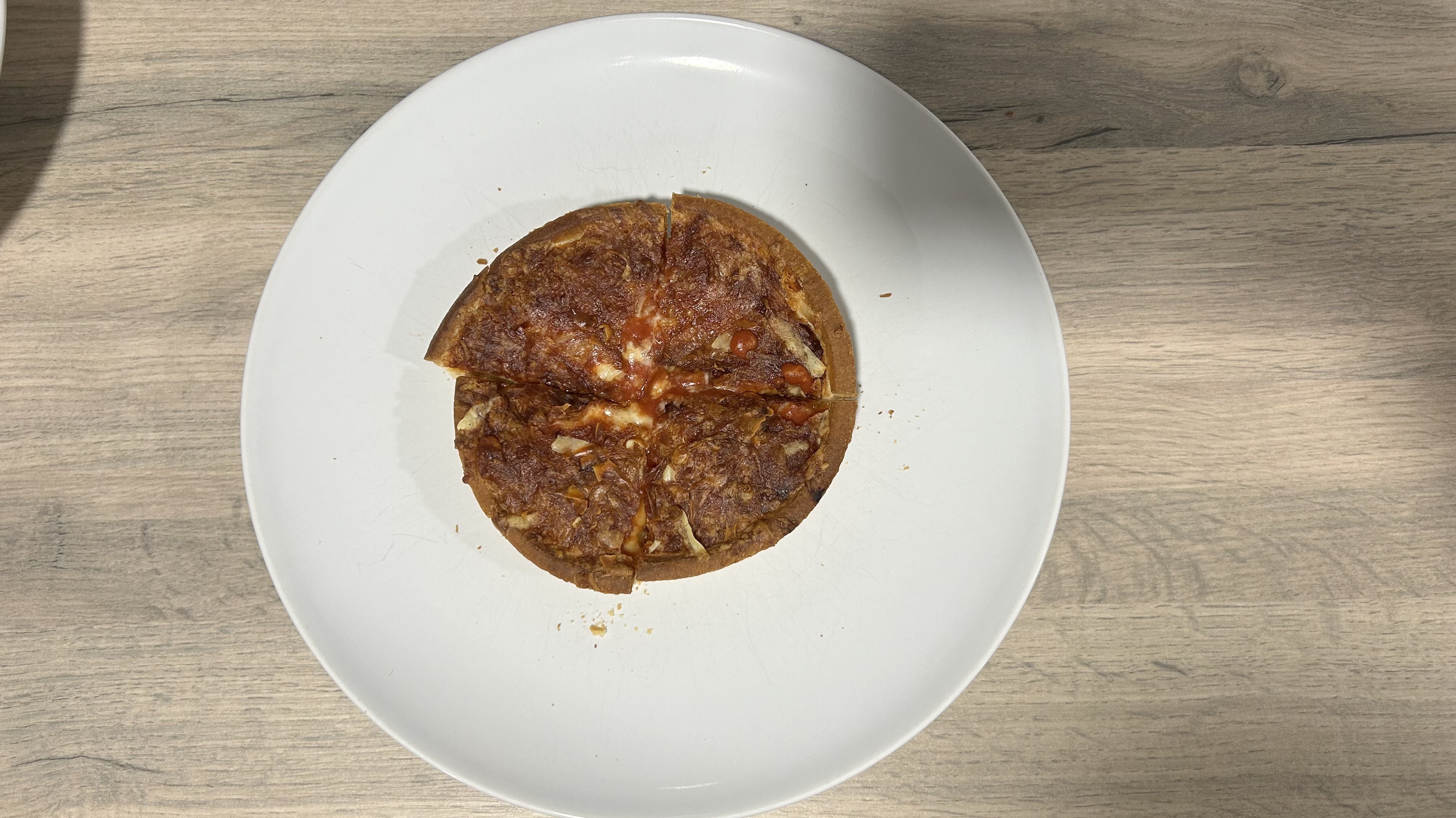 Image of pizza cooked in the Philips 1000 Series FlexDrawer Air Fryer.