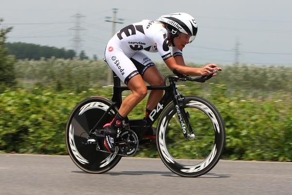 Kristin Armstrong (Cervelo Test Team) was second to fellow American, Amber Neben (Equipe Nurnberger).