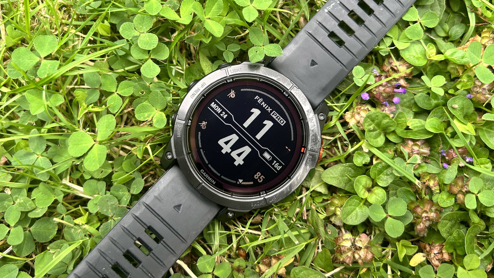 Amazfit stratos vs garmin instinct online