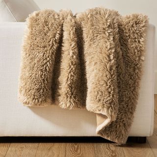 Faux fur blanket