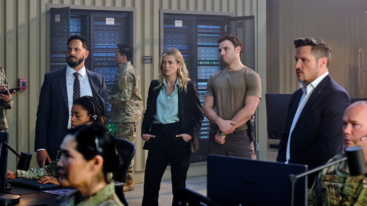 Jacob Hassani (Patrick Sabongui), Rebecca Henderson (Melissa Roxburgh), Shane Florence (Josh McKenzie) and Oliver Odell (Nick Wechsler) in their base of operations in The Hunting Party