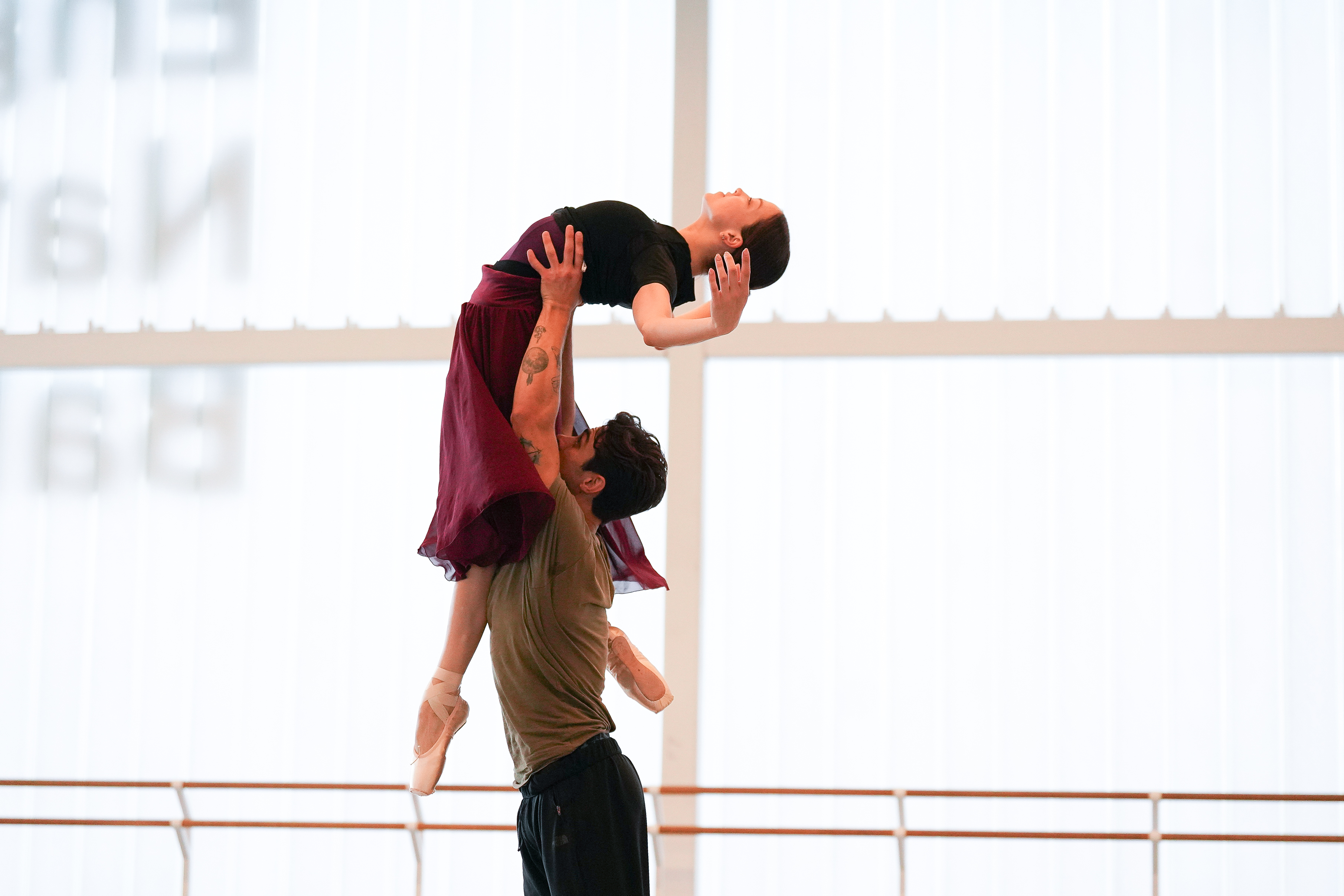 Ivana Bueno and Francesco Gabriele Frola in Nutcracker rehearsals