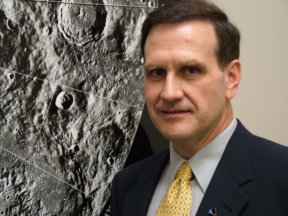 With the Passing of Paul Spudis, We Lost One of the Biggest Moon ...