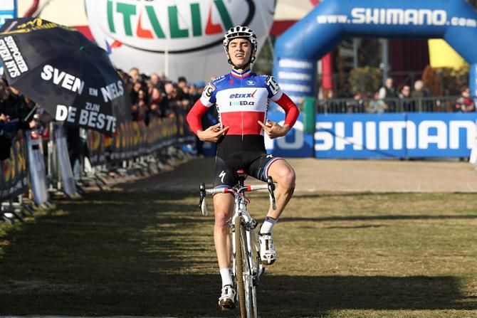 Julian Alaphilippe (France) celebrates his World Cup victory in Rome.