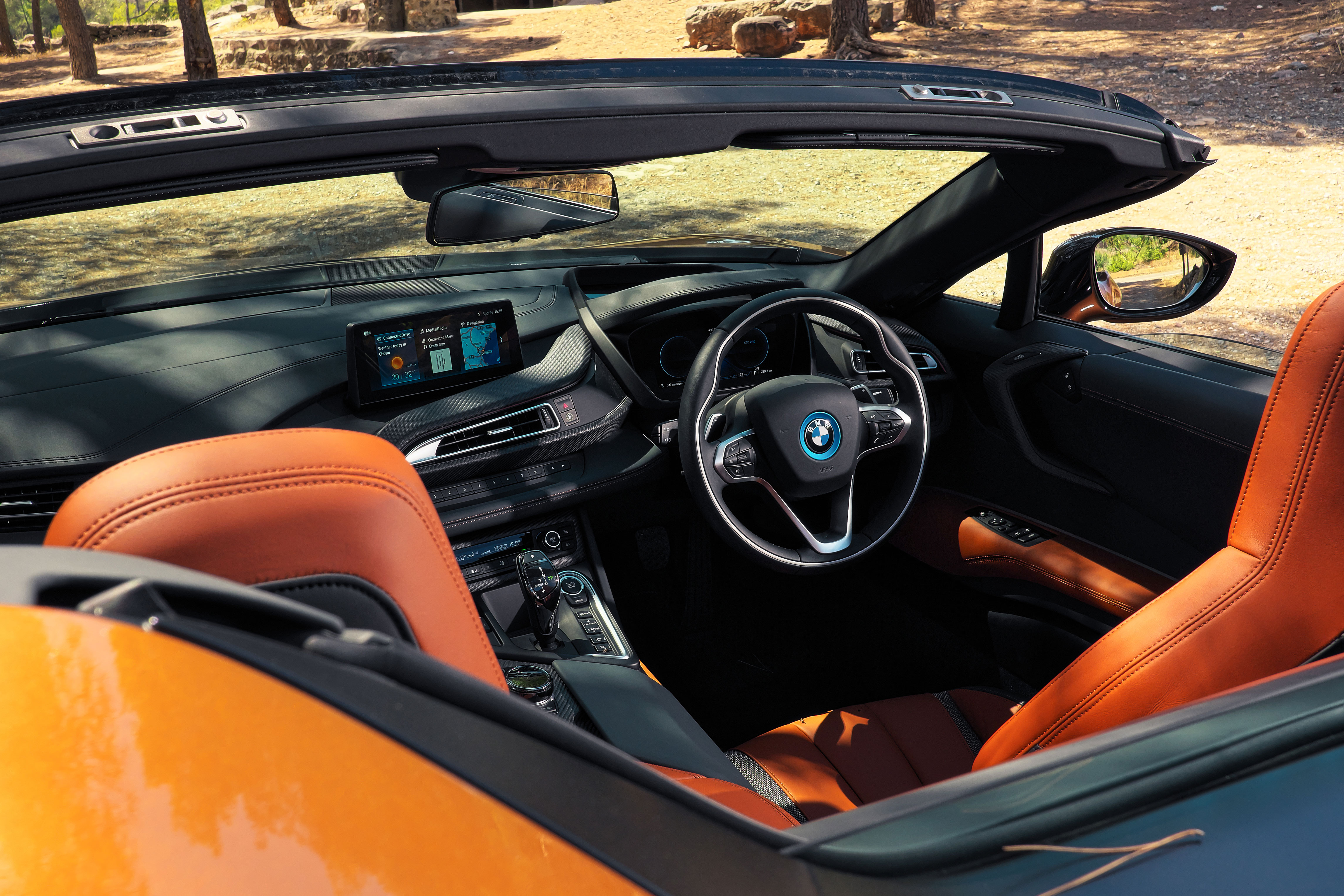 BMW i8 Roadster dashboard
