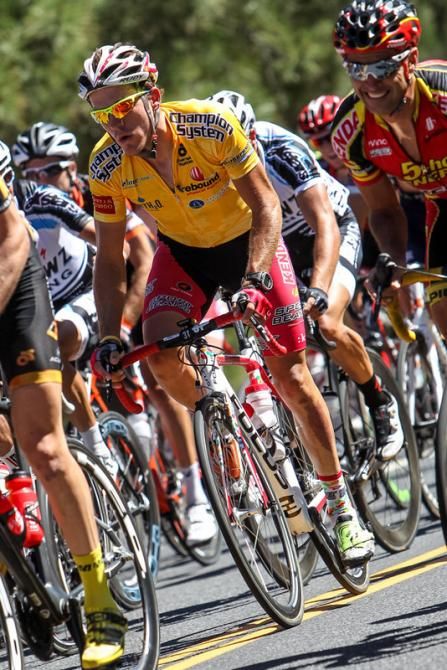 Serghei Tvetcov (Jelly Belly) defending the jersey during the hot last stage.