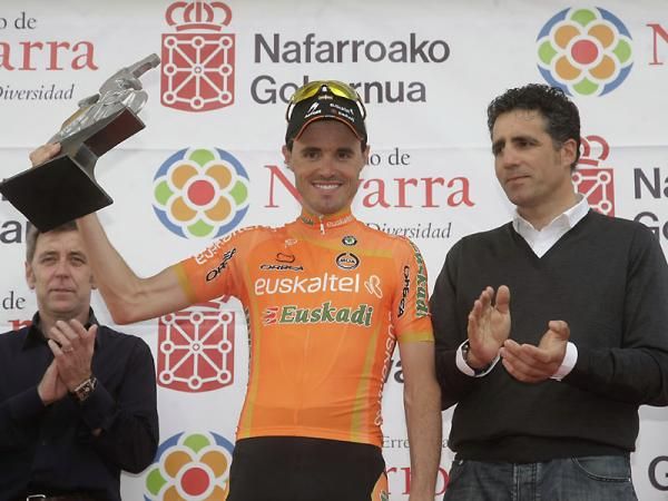 The trophy goes to Samuel Sanchez for the GP Miguel Indurain