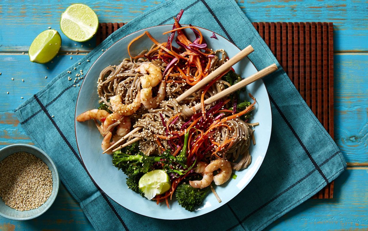 soba noodles with spicy miso prawns