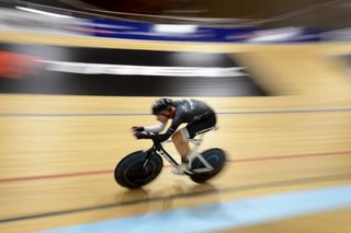 Jens Voigt (Trek) attempts to break the hour record