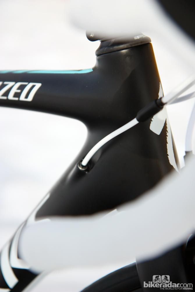 The internally routed derailleur cables enter the frame at the top of the top tube so they don't rattle inside the frame as they make their way to the underside of the bottom bracket shell.