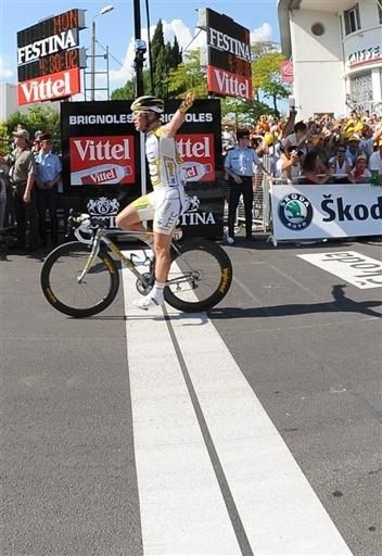 Mark Cavendish wins stage two of the Tour de France