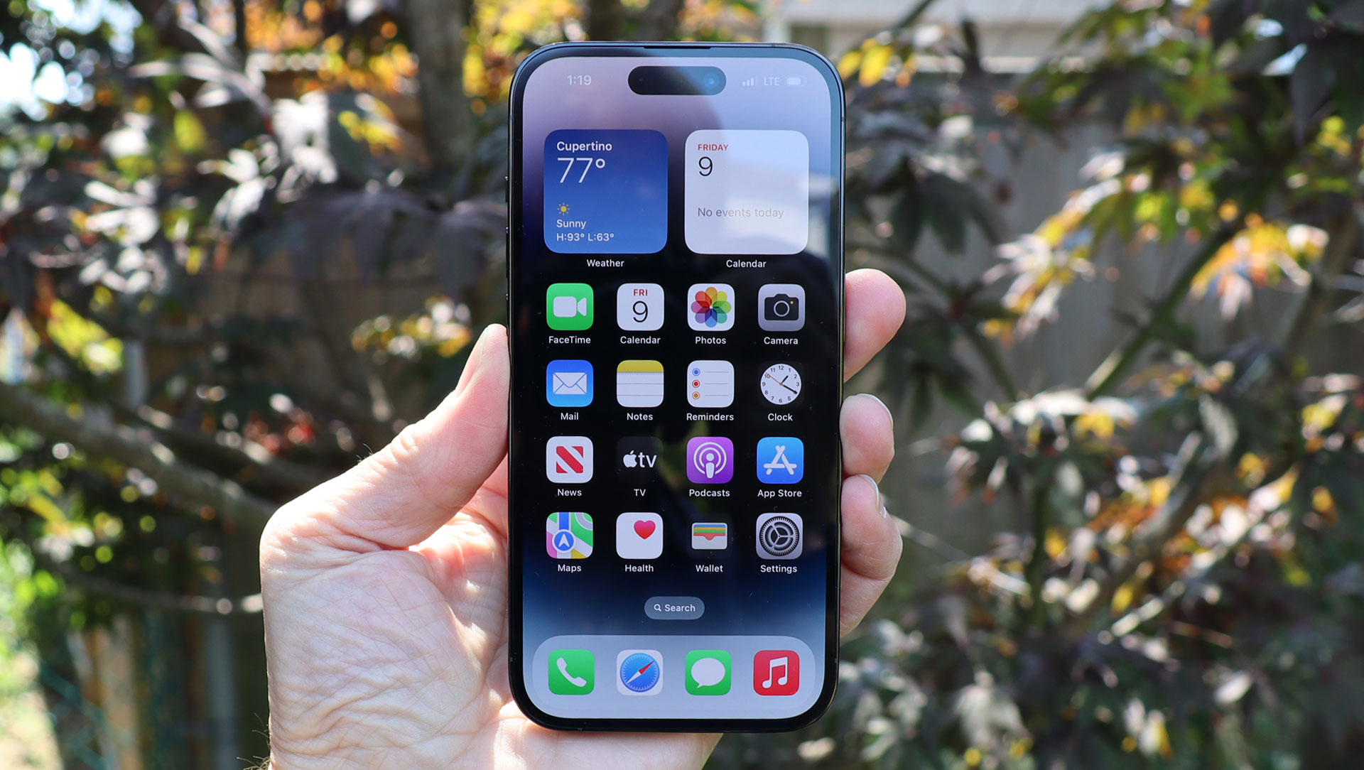 iPhone 15 leak shows the screen glass for three models, and the Pros still look best