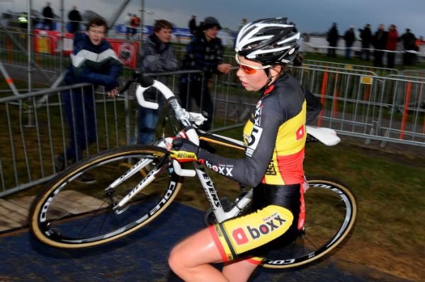 Belgian champion Sanne Cant (Boxx) dismounts.