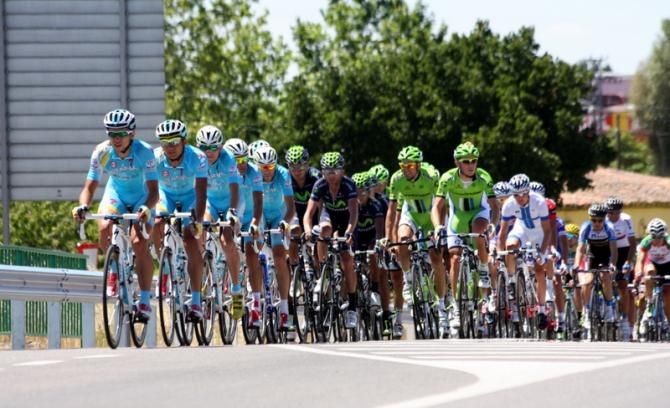Astana drives the pack on stage 2 of the Vuelta a Burgos
