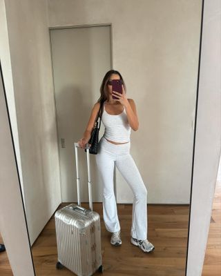 easy-elevated-airport-outfits-311562-1704740384658-main