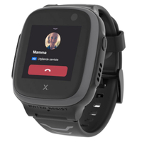 XPLORA X5 PLAY - Smartwatch per bambini
Xplora X5 Play sarà anche uno smartwatch per bambini, ma non per questo è un dispositivo da poco. Offre infatti un design solido e ben realizzato, con la certificazione IP68 che garantisce la resistenza alle giornate più avventurose, nonché numerose funzioni utili proprio come gli smartwatch "da grandi".