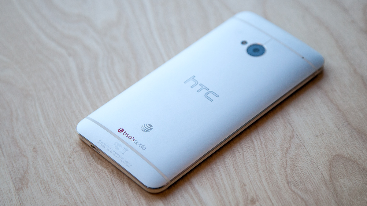 HTC One mini leaks on O2 roadmap with HTC One Max