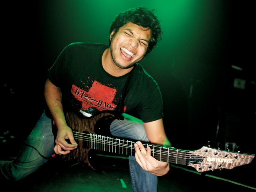 Misha brings his Daemoness Cimmerian seven-string home to Bristol