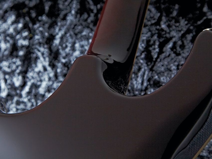 The b3's heel looks almost moulded. It's definitely not.