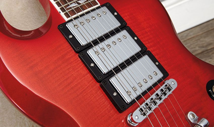 The guitar uses three Gibson '57 Classic humbuckers, a PAF-style pickups