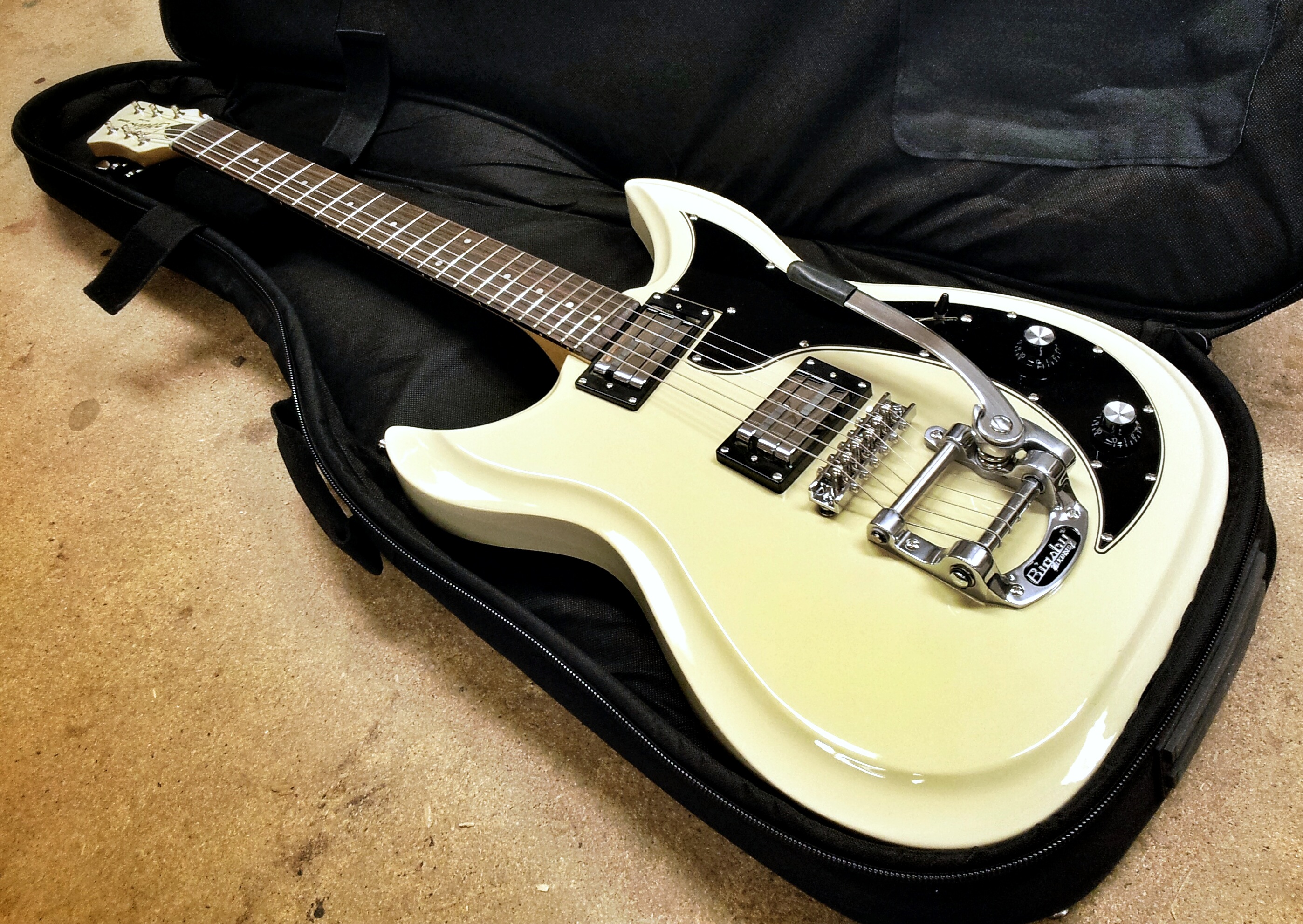 Godin Richmond Dorchester with Bigsby