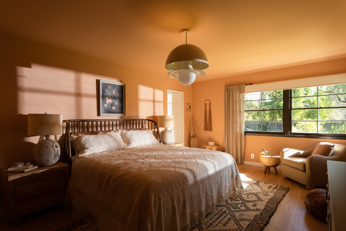 These are the light colors for bedrooms that help you sleep