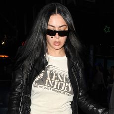 Charli XCX wears capri pants