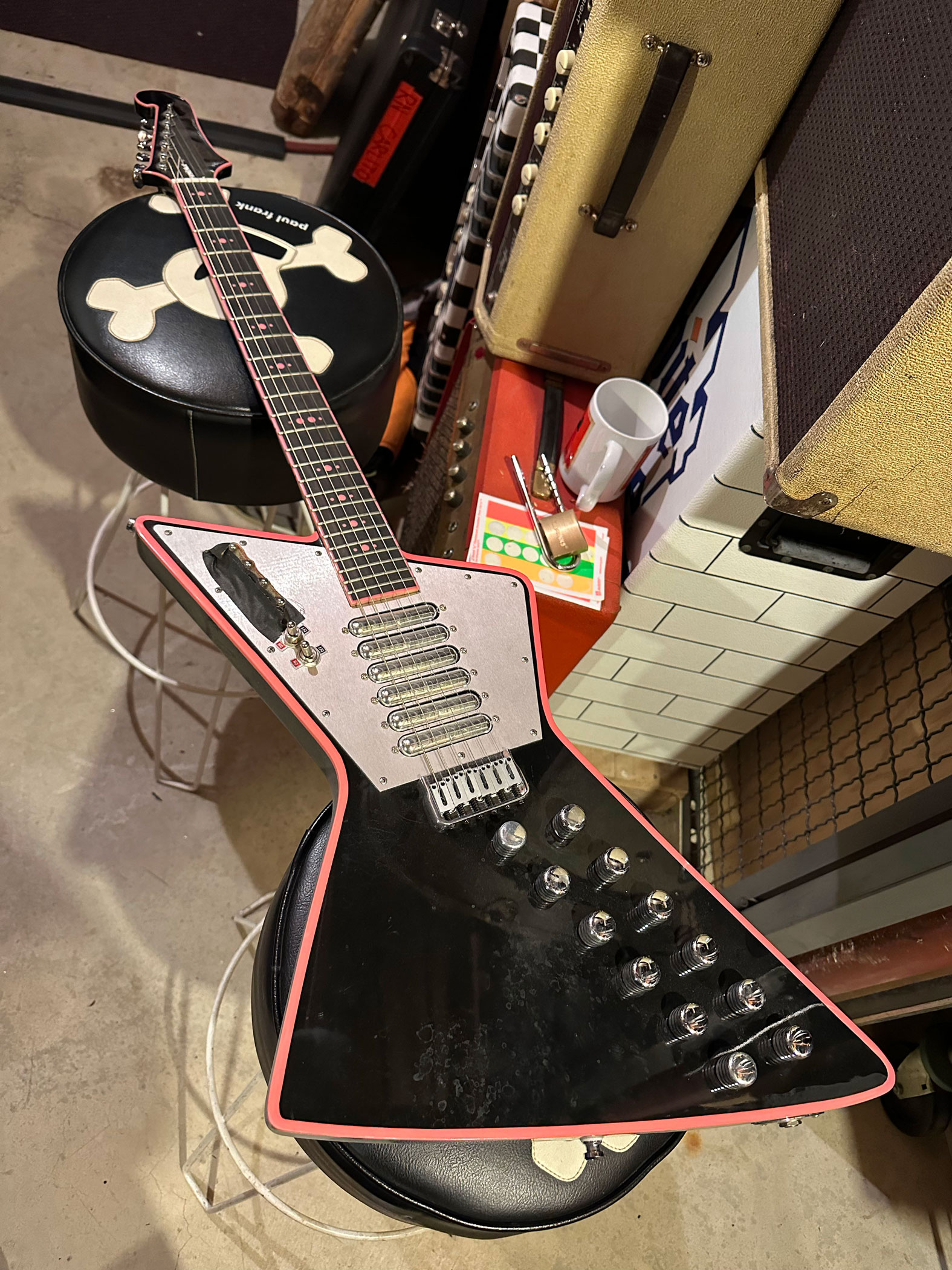 Rick Nielsen&amp;rsquo;s First Act bowtie guitar
