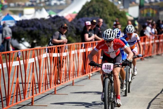 Annika Langvad (Davinci/Specialized) held the lead til two laps to go.