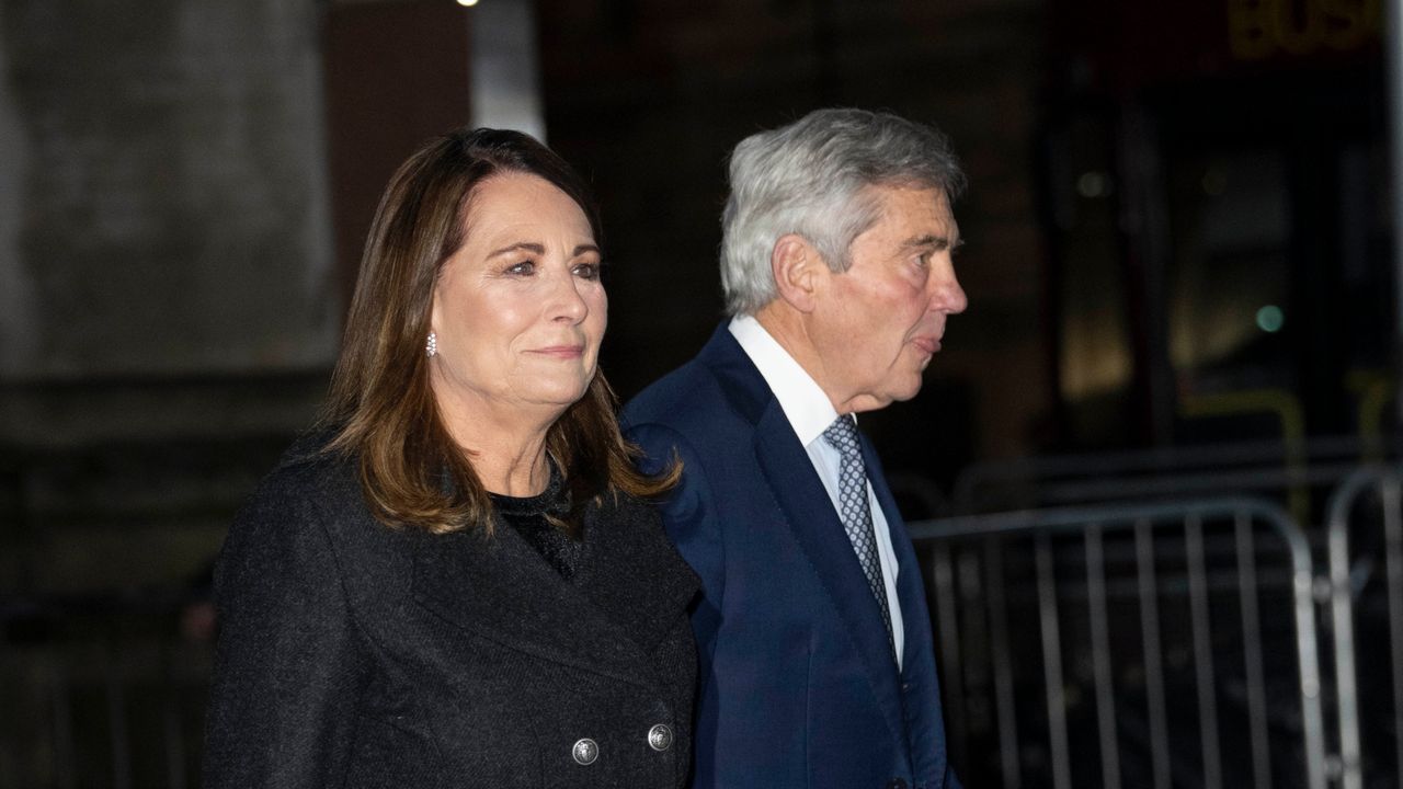 Carole Middleton&#039;s shiny long bob