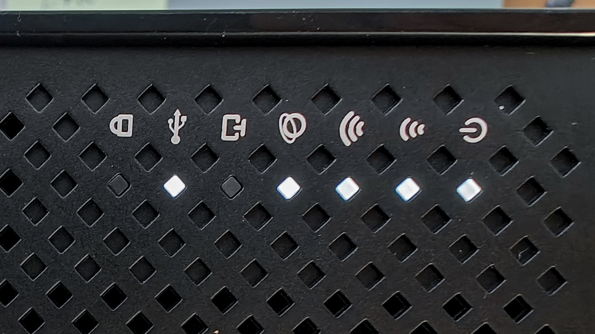 Display lights on a TP-Link Archer BE3600